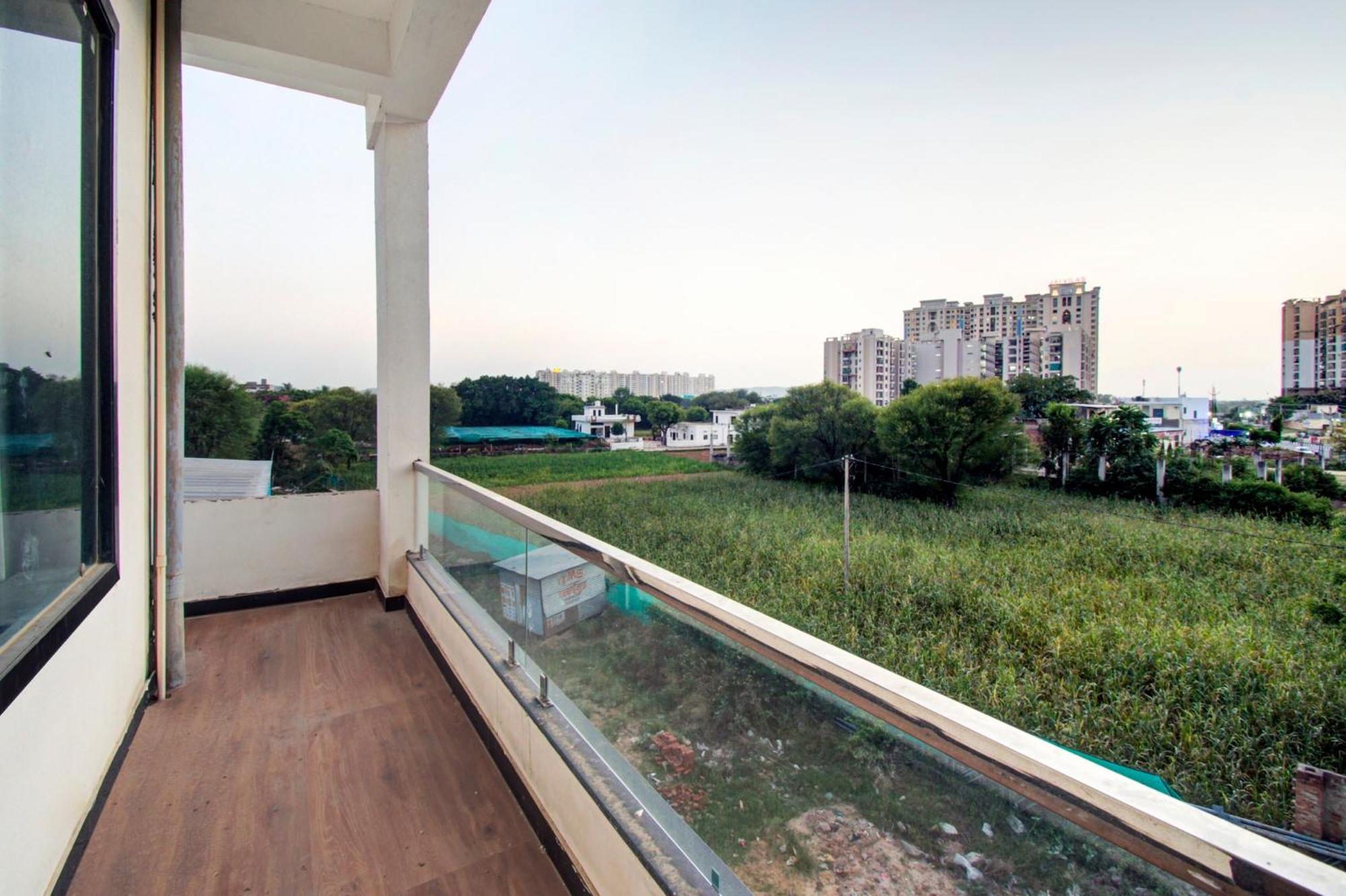 Hotel O Om Palace Dzsaipur Kültér fotó