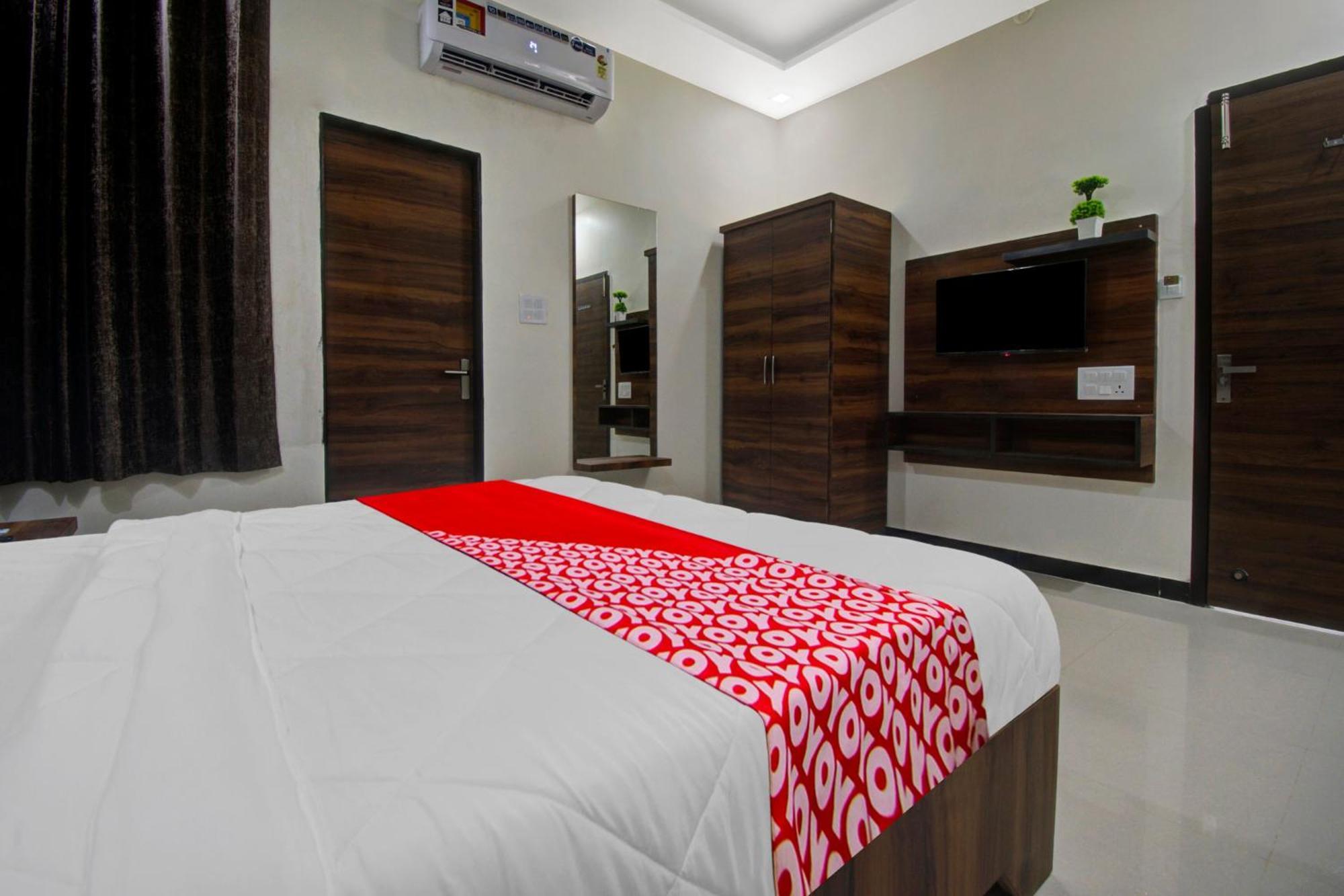 Hotel O Om Palace Dzsaipur Kültér fotó