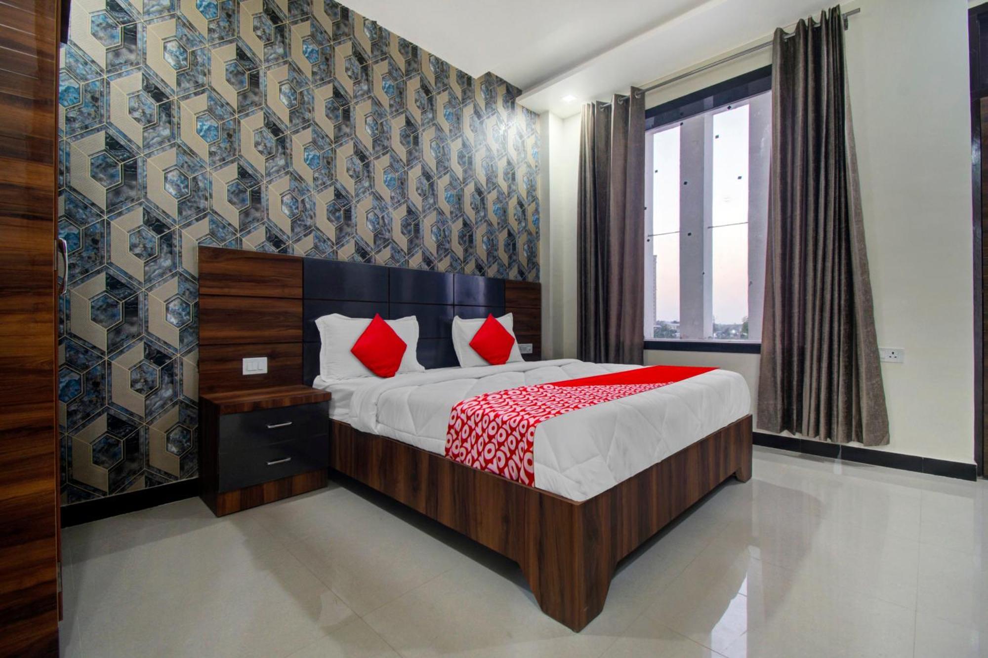 Hotel O Om Palace Dzsaipur Kültér fotó